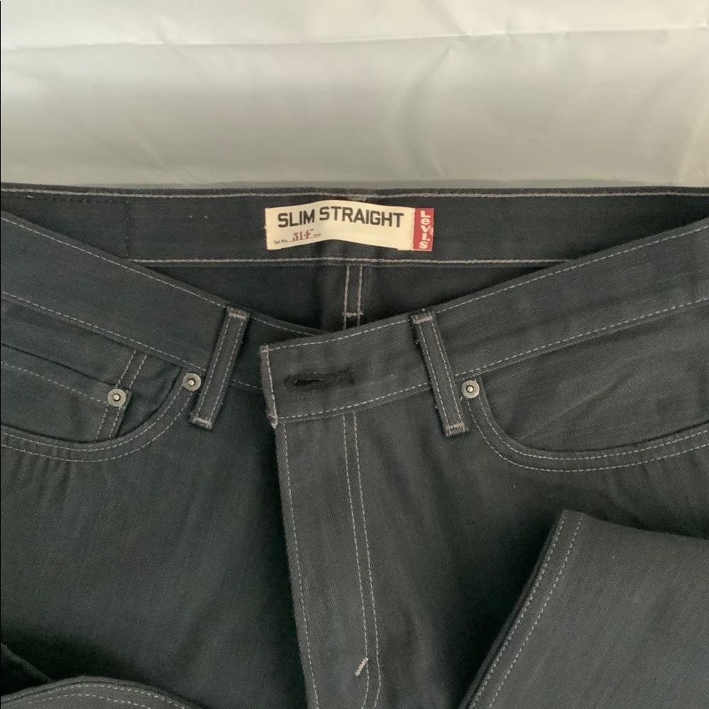 Men’s Levi’s 36x32  slim straight